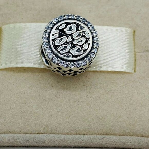 🧜🏾♀️🎀Pandora Black Leopard Print String Charm - Picture 2 of 4